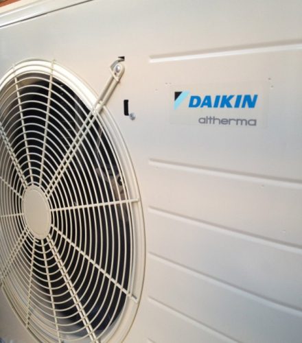 Αντλία θερμότητας Daikin Altherma 8kW split στη Βέροια